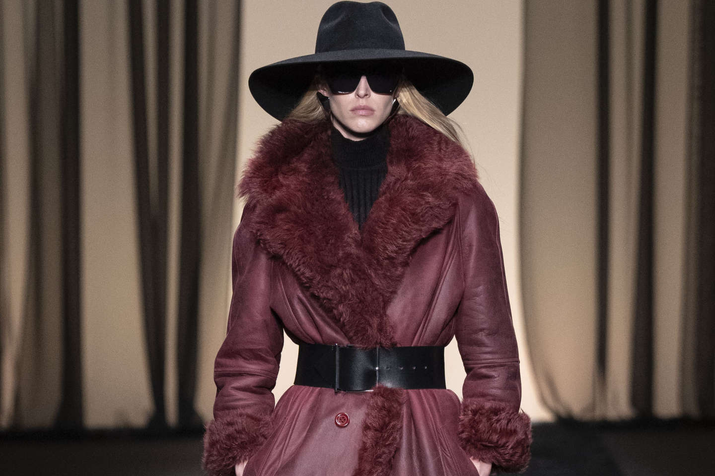 Straight skirt, XXL coat and heeled boots: Milan outlines the trends for winter 2023-2024