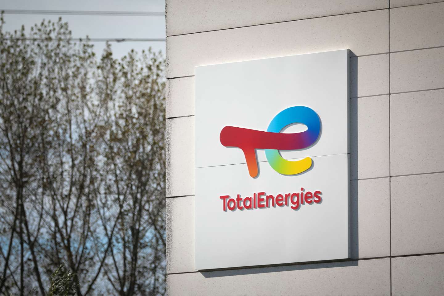 TotalEnergies announces shedding 1,600 service stations in Europe to prepare for the end of thermal power in 2035
