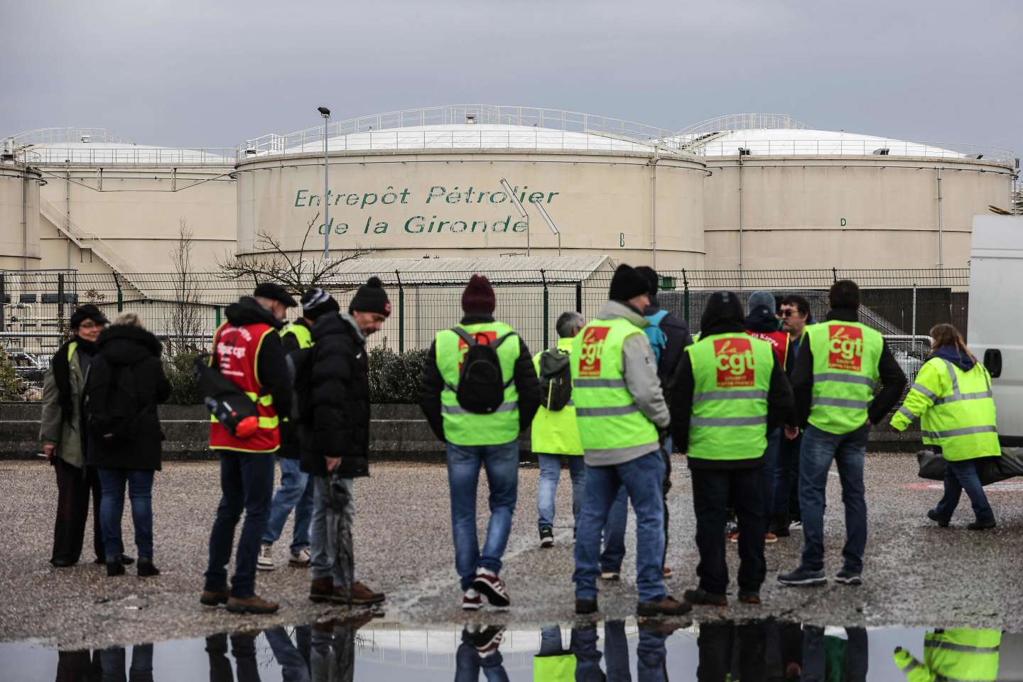 Fuel shipments still blocked at refineries in France due to strike, except in Normandy
