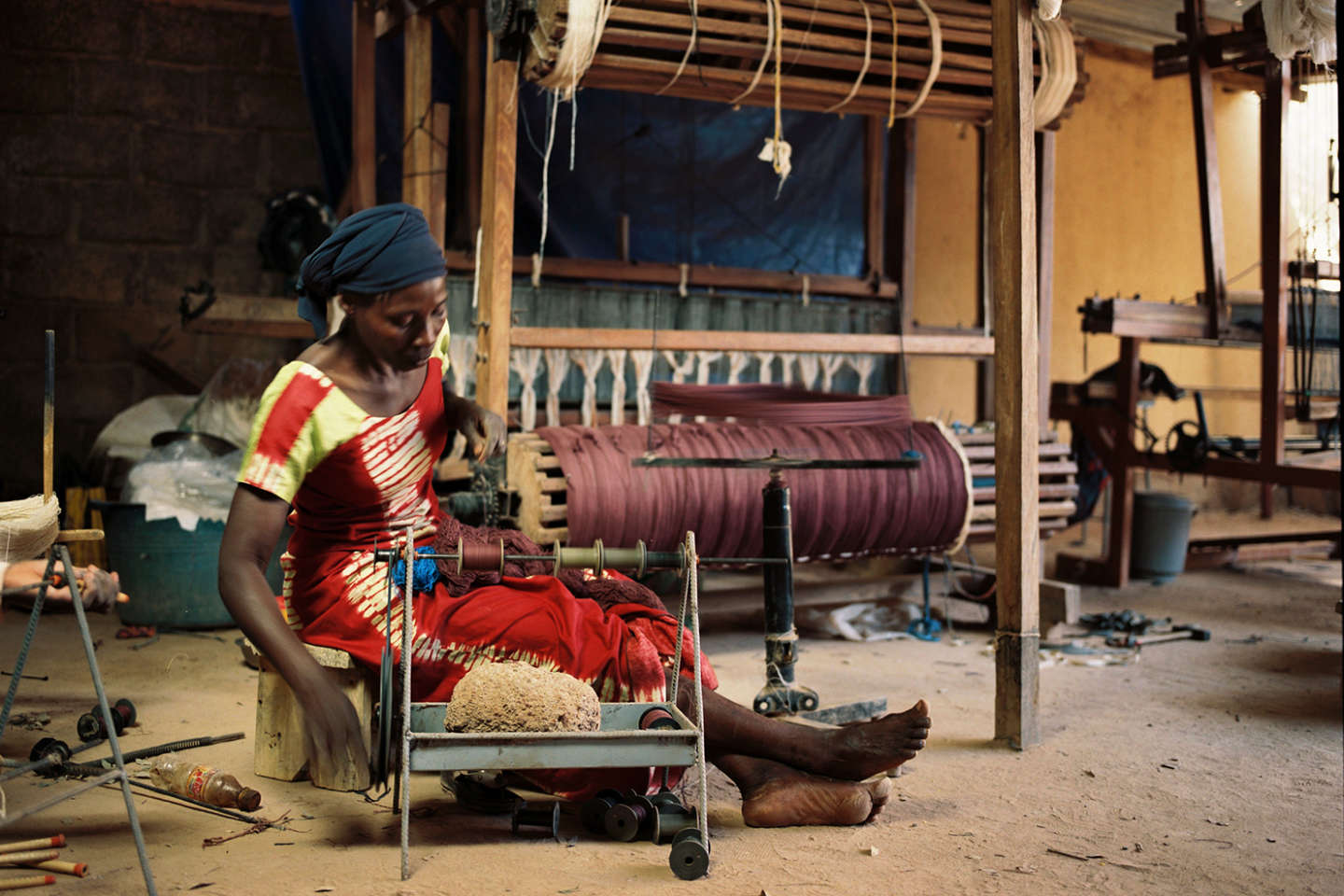 In Burkina Faso, Cabes, an expert supplier of indigo, bogolan and faso dan fani